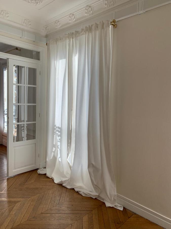 Eiffel Tower View Rose, #2 Bed & Breakfast Paris